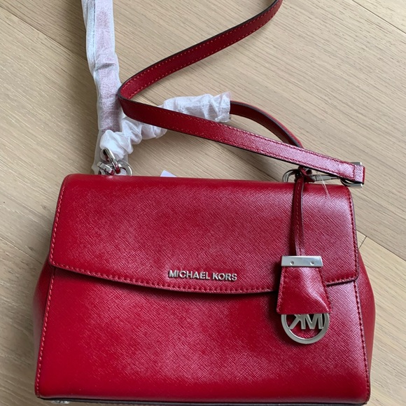 NWT Michael Kors Ava Small Saffiano Leather Crossbody Handbag Purse Cherry Red - Picture 3 of 9